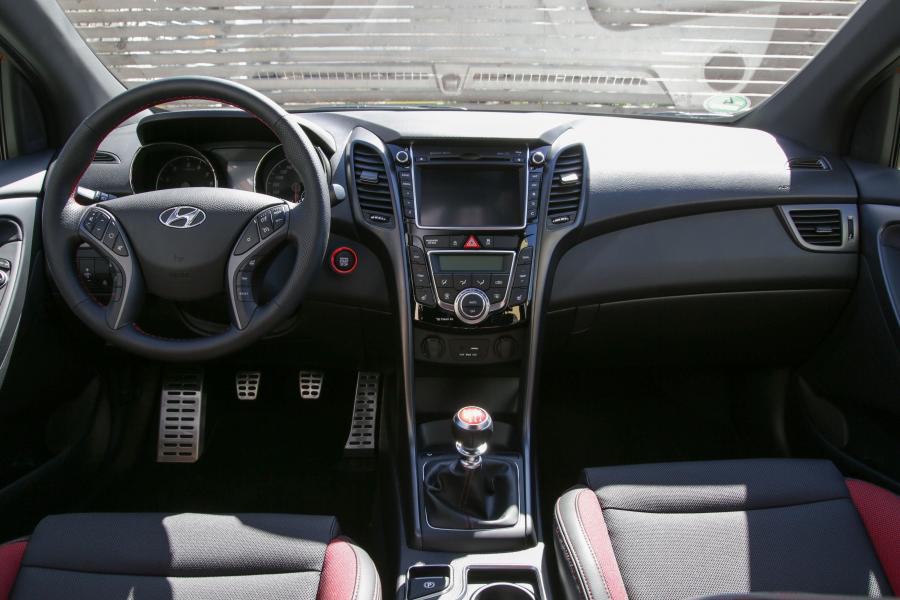  Hyundai i30 5-Door Turbo 2015 года  (фото 22 из 23)